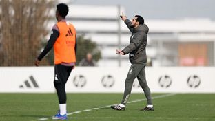 Arbeloa dirige su primer entrenamiento como técnico del Real Madrid