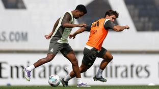 Exigente entrenamiento con balón