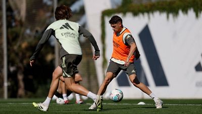 Físico y balón en la Ciudad Real Madrid