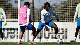 Último entrenamiento antes del partido frente al Liverpool