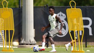  Último entrenamiento antes de medirse al PSG