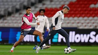 El equipo se entrenó en el escenario del partido