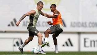 Exigente entrenamiento con balón