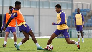 Último entrenamiento antes del derbi en la Copa del Rey