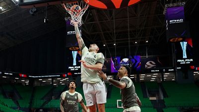 El Real Madrid se entrenó en el Telekom Center de Atenas