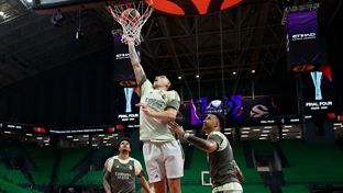 El Real Madrid se entrenó en el Telekom Center de Atenas