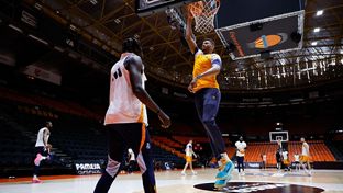 Último entrenamiento antes del tercer partido contra el Valencia Basket