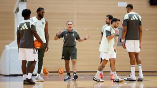Primer entrenamiento de Scariolo al frente del Real Madrid