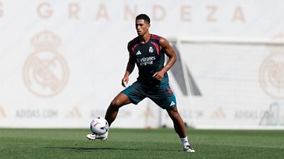 Bellingham se entrenó junto a los no convocados