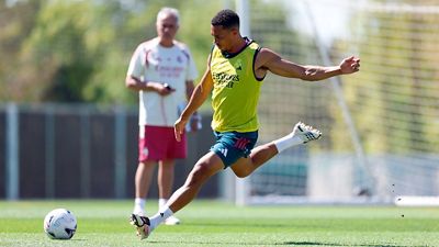 Físico y balón en el segundo entrenamiento del día