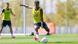 Físico y balón en el segundo entrenamiento del día