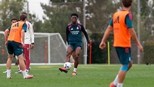 Físico y balón en la Ciudad Real Madrid