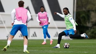 Último entrenamiento antes de recibir al Manchester City