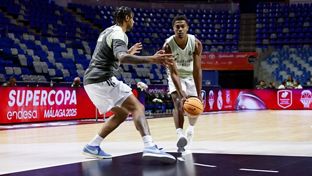 Último entrenamiento antes de las semifinales de la Supercopa&nbsp;