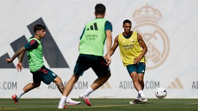 Físico e bola na segunda sessão do dia