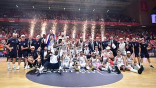 73-84: Champions de la Liga!