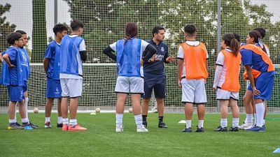 Las escuelas de la Fundación en Chile y Costa Rica visitan la Ciudad Real Madrid de la mano de Globalvia