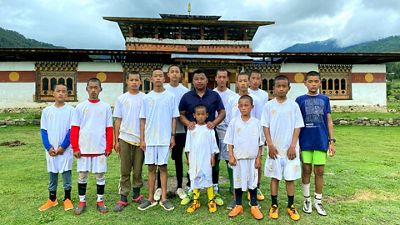 La Fundación y Tintefish amplían las actividades de fútbol en las escuelas sociodeportivas de Bután