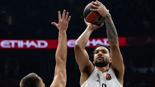 73-77: Victoria ante el Partizán en Belgrado