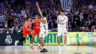 102-75: Exhibición y a un triunfo de la Final Four