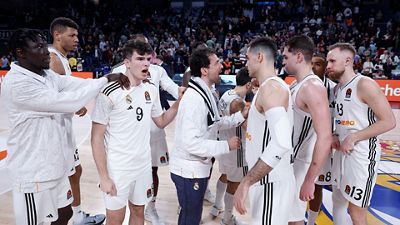 Un triple de Hezonja en el último segundo da la victoria al Madrid ante el Baskonia