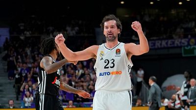 Llull, 1,100 games for Real Madrid