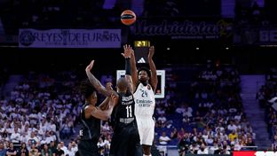 111-92: Feliz lidera la tercera victoria en cinco días