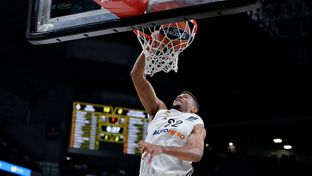 81-70: A superb Tavares leads the victory against Asvel