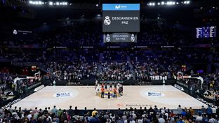 Minute of silence at the Movistar Arena