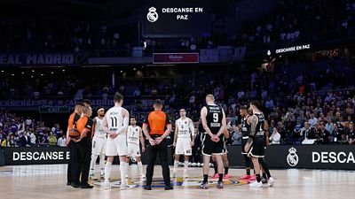 Minuto de silencio en el Movistar Arena por Santiago Aguado