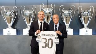 Mastantuono firma su contrato con el Real Madrid
