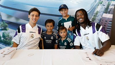 Arda Güler und Camavinga, Hauptakteure der Autogrammstunde in Elche