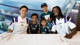 Arda Güler y Camavinga, protagonistas en la sesión de firmas en Elche
