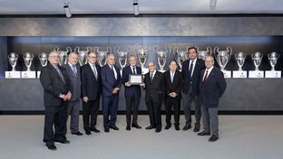 La Peña Madridista La Saeta celebró su 50 aniversario con un homenaje a Florentino Pérez
