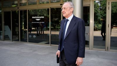 President attends funeral home to pay tribute to Sergio Nieto, Real Madrid's member number 1