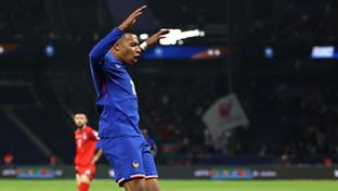 3-0: Golazo y asistencia de Mbappé en la victoria de Francia
