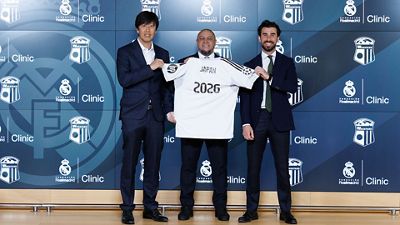 Roberto Carlos apresenta os clínics da Fundação no Japão