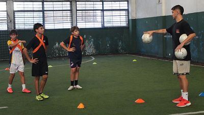 Formación para entrenadores de la escuela de la Fundación en Uruguay