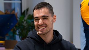 Abalde compartió una jornada de baloncesto en el Hospital Niño Jesús