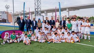 Álvaro Arbeloa visita la escuela sociodeportiva de la Fundación Real Madrid en Guadalajara