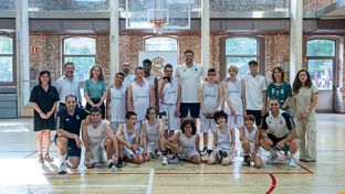 Felipe Reyes visita con Endesa la escuela de baloncesto adaptado de Daoíz y Velarde