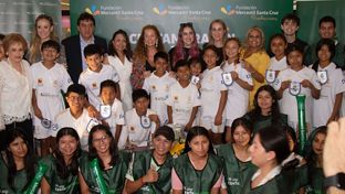 La Fundación colabora en la Centamaratón de Bolivia con la Fundación Banco Mercantil Santa Cruz para apoyar a la infancia