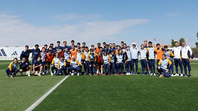 Encuentro de la primera plantilla y el equipo de la Fundación de LaLiga Genuine