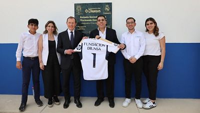 Butragueño celebrates the opening of the fourth school in Honduras run by the Real Madrid and Diunsa foundations