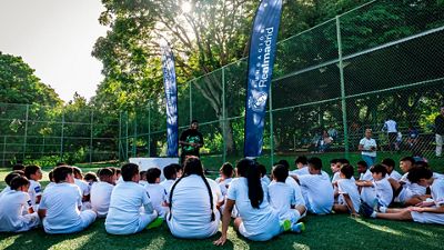 La escuela de la Fundación en Panamá recibe al artista Sech