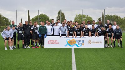 Médicos y veteranos disputaron el partido ‘Que no te pille fuera de juego’ en la Ciudad Real Madrid