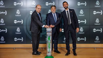 Álvaro Arbeloa y Ecopilas renuevan su compromiso con la educación en valores y el cuidado del medioambiente