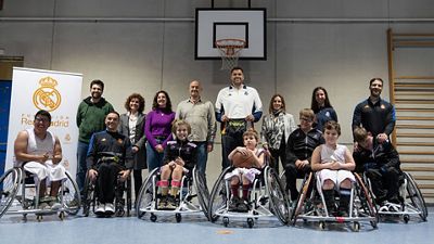 La Fundación Real Madrid, SIGNUS y el Ayuntamiento de Getafe visitan la Escuela de Baloncesto en Silla de Ruedas de Getafe