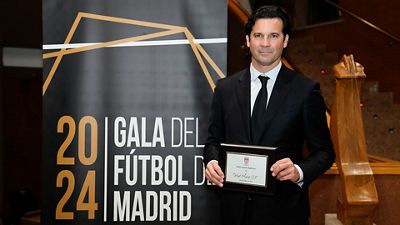 El Real Madrid recibe el Premio Mérito Deportivo en la gala de la Real Federación de Fútbol de Madrid
