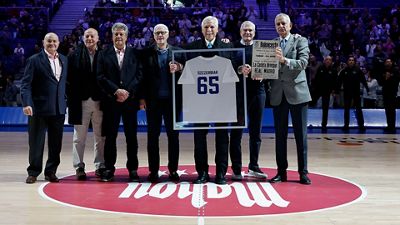 Homenaje a Szczerbiak en el Movistar Arena